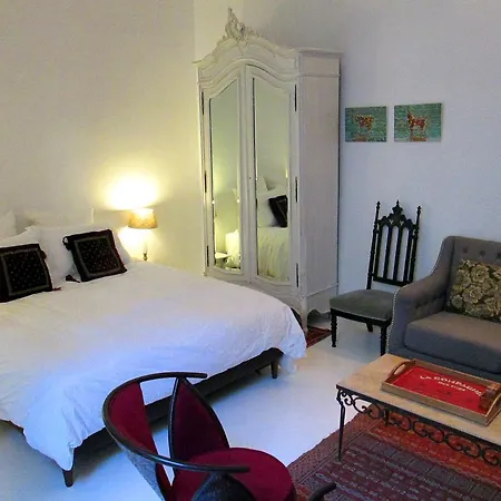 Apartment Sainte Croix Paris